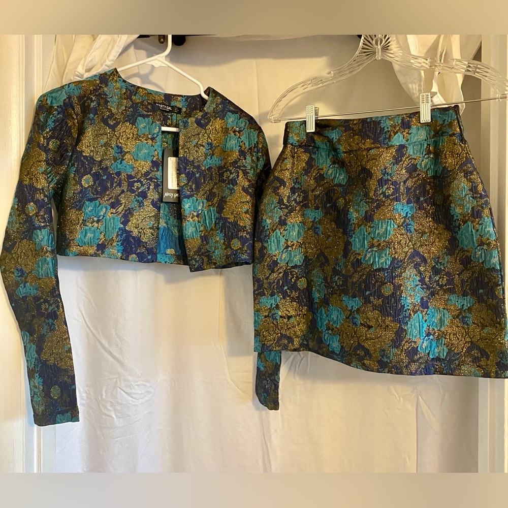 Two piece set